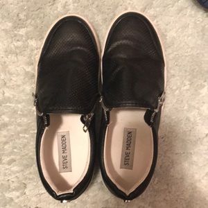 Steve Madden sneakers size 7 and 1/2.